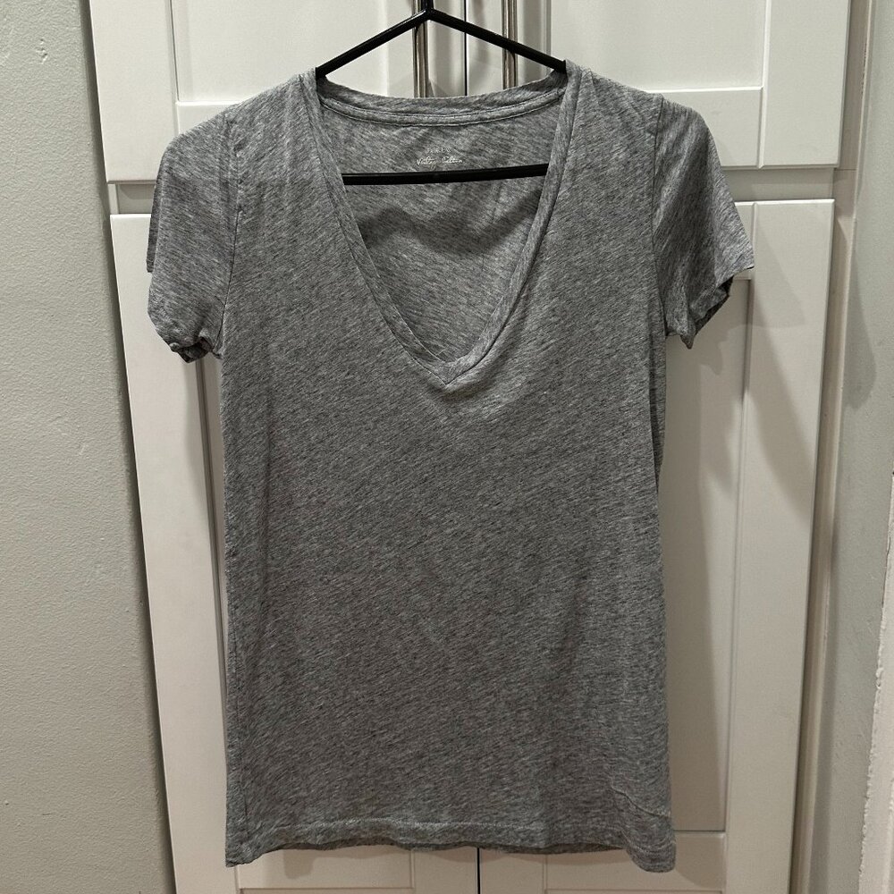 J. Crew Vintage Slub Cotton V-neck Tee in Heather Graphite - XS